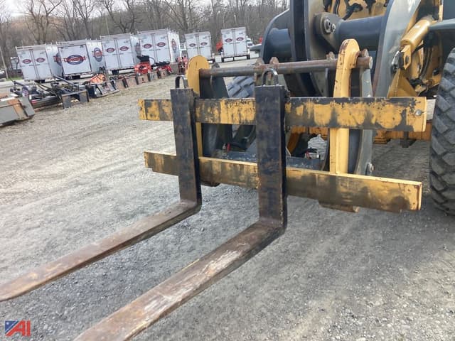 Image of John Deere 344J equipment image 4