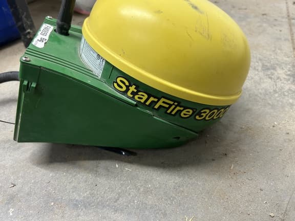Image of John Deere StarFire 3000 Image 1