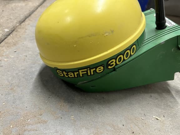 Image of John Deere StarFire 3000 Image 0