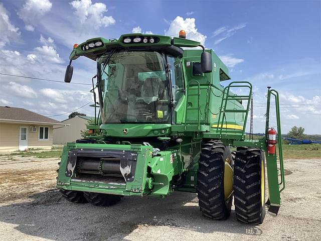 Image of John Deere S550 equipment image 1