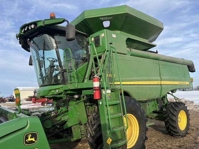 Image of John Deere S550 equipment image 2