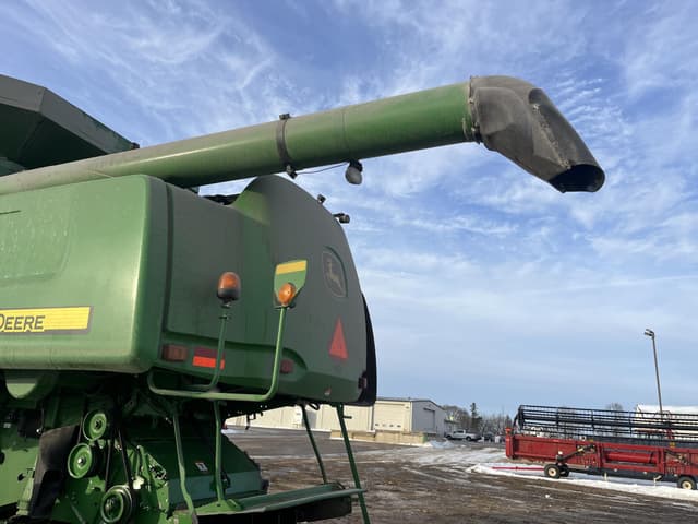 Image of John Deere S550 equipment image 4