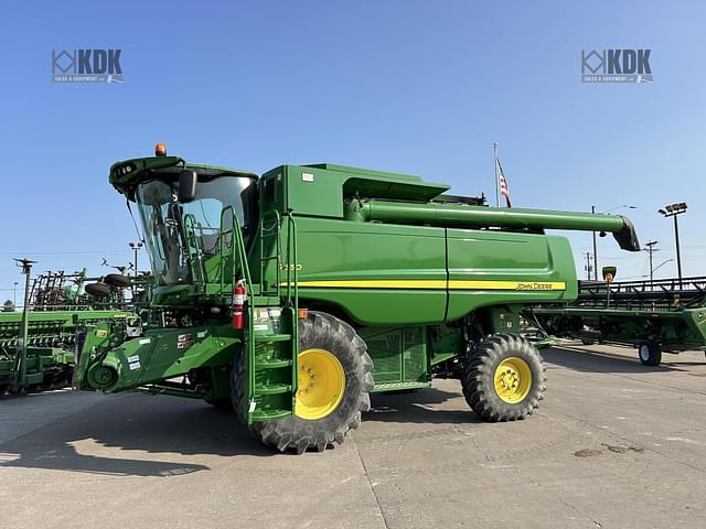 Image of John Deere S550 equipment image 4