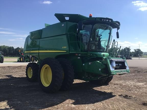 Image of John Deere S550 equipment image 2