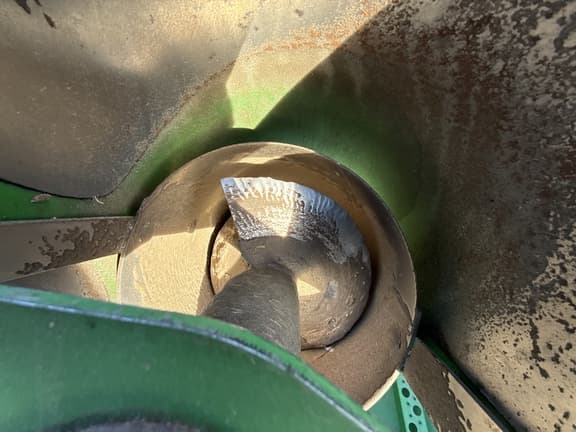 Image of John Deere S550 equipment image 2