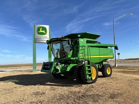2013 John Deere S550 Equipment Image0