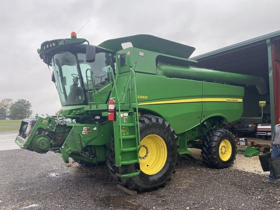 Main image John Deere S660