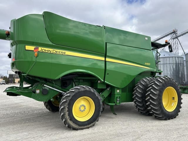 Image of John Deere S660 equipment image 4