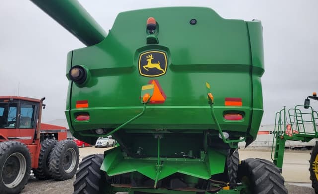 Image of John Deere S660 equipment image 3