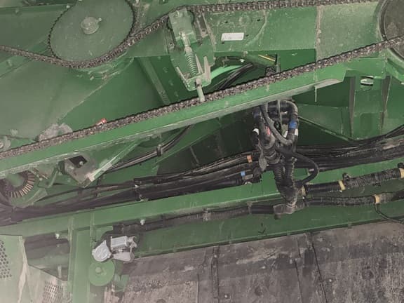 Image of John Deere S660 equipment image 4