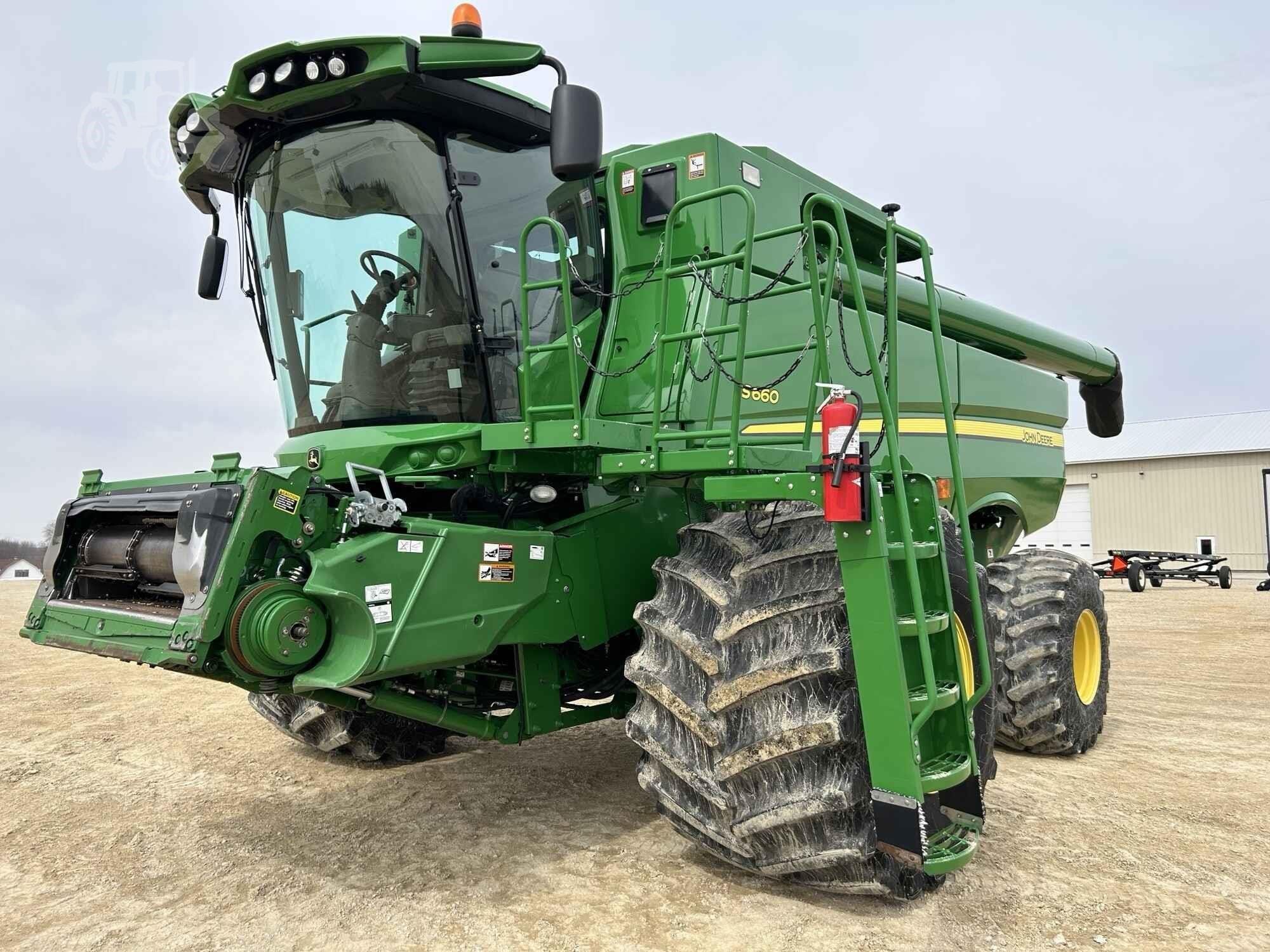 2013 John Deere S660 Equipment Image0