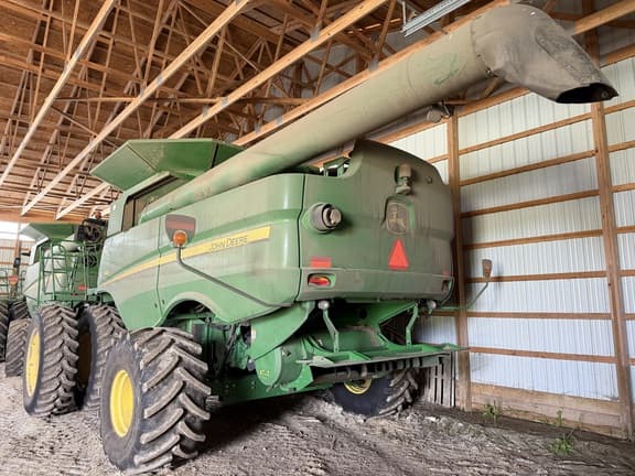 Image of John Deere S660 equipment image 4
