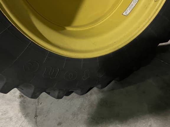 Image of John Deere S660 equipment image 4