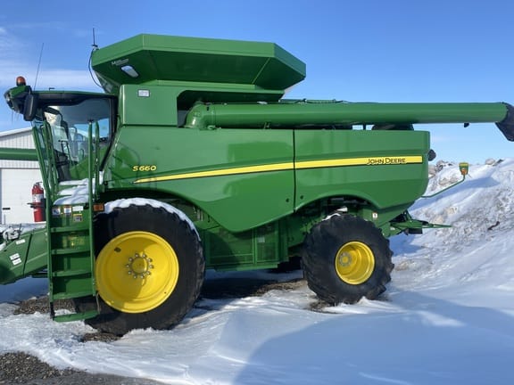 Main image John Deere S660