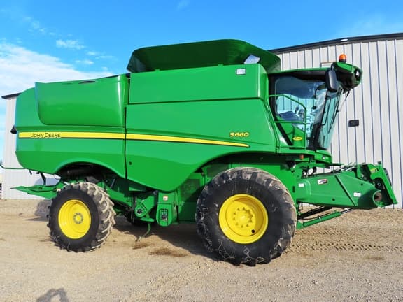 Image of John Deere S660 equipment image 1