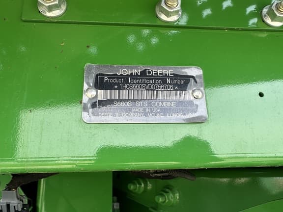 Image of John Deere S660 equipment image 4