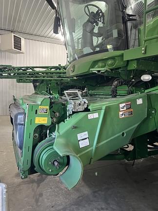 Image of John Deere S660 equipment image 4