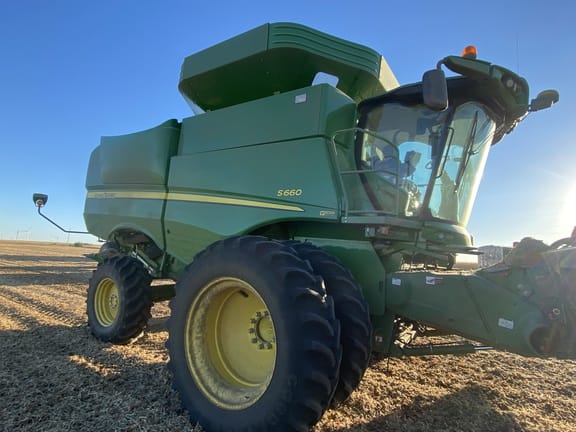 Main image John Deere S660