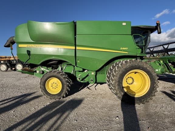 Image of John Deere S660 equipment image 4
