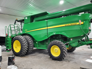 Main image John Deere S660