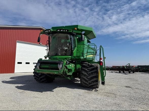 Image of John Deere S660 equipment image 3