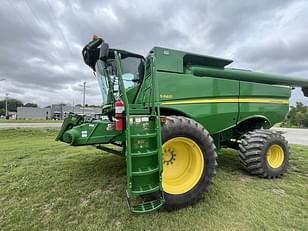 Main image John Deere S660