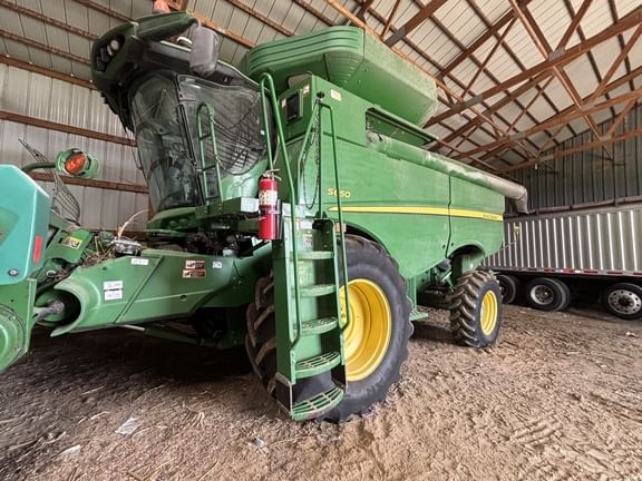 Main image John Deere S660