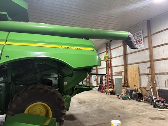 Image of John Deere S660 equipment image 3