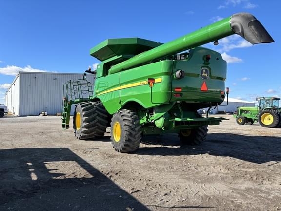 Image of John Deere S660 equipment image 3