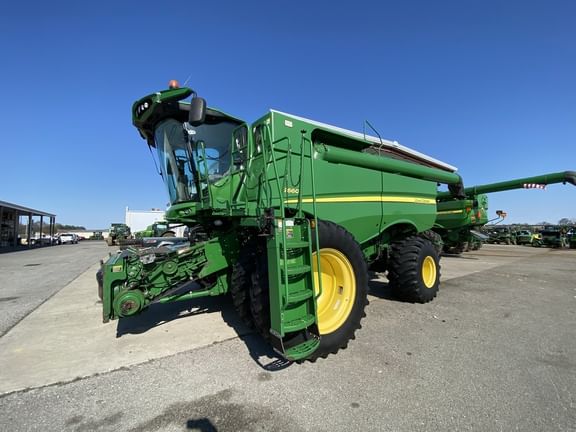 Main image John Deere S660