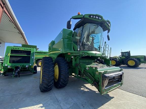 Image of John Deere S660 equipment image 4