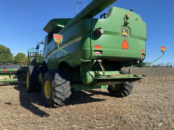 Image of John Deere S660 equipment image 4