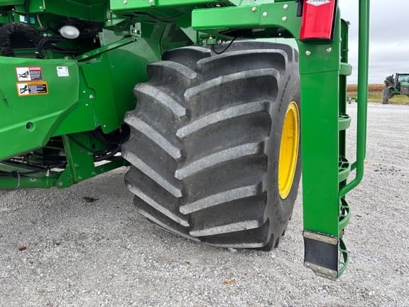 Image of John Deere S660 equipment image 3