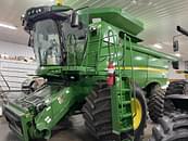 Thumbnail image John Deere S660 0