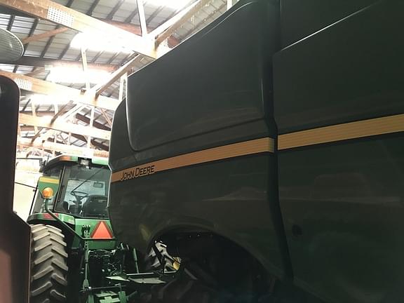 Main image John Deere S660 3