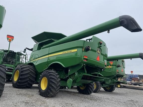 Main image John Deere S660 1