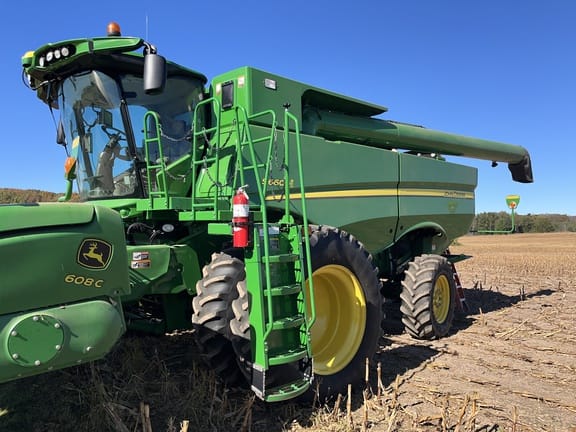 2013 John Deere S660 Equipment Image0