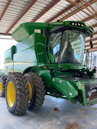 Image of John Deere S660 equipment image 2