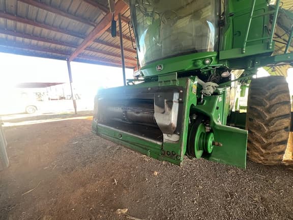 Image of John Deere S660 equipment image 1