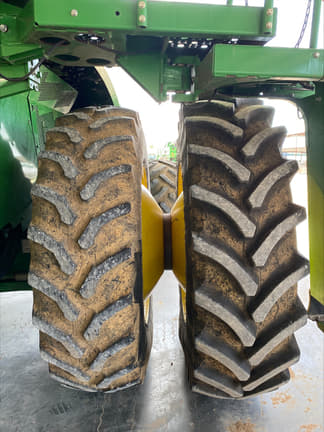 Image of John Deere S660 equipment image 4