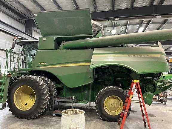 Image of John Deere S660 equipment image 1