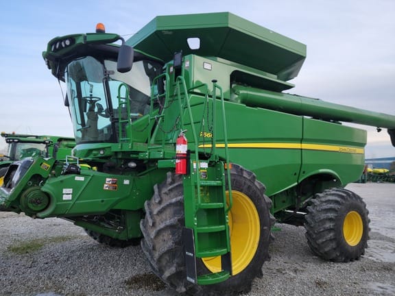Main image John Deere S660