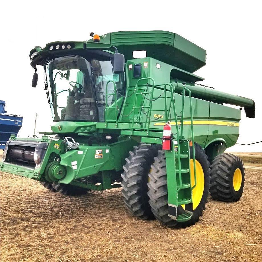 Image of John Deere S660 Primary image