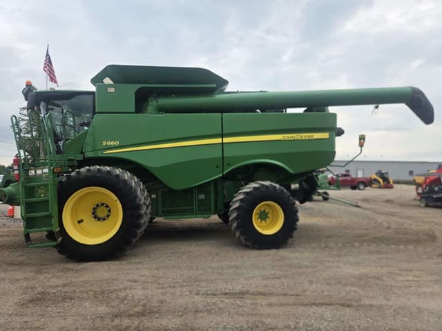 Image of John Deere S660 equipment image 1