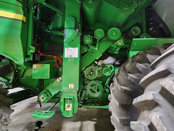 Image of John Deere S660 equipment image 2