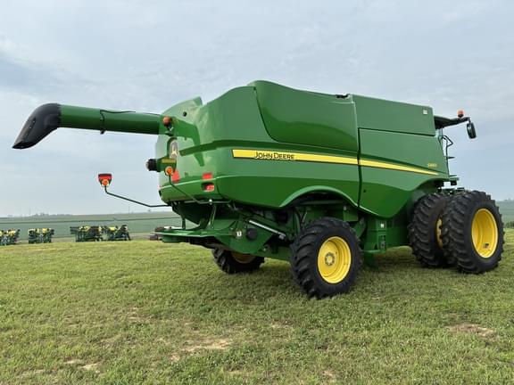 Image of John Deere S660 equipment image 4