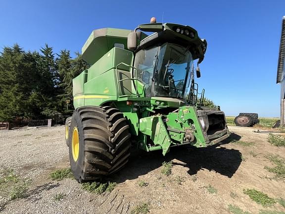 Image of John Deere S660 equipment image 4