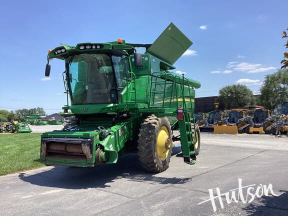 Image of John Deere S660 equipment image 2
