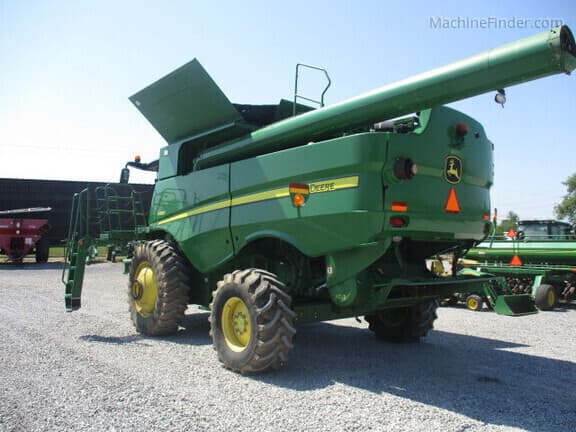 Image of John Deere S660 equipment image 4