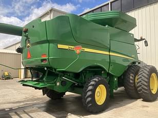 Main image John Deere S660 27